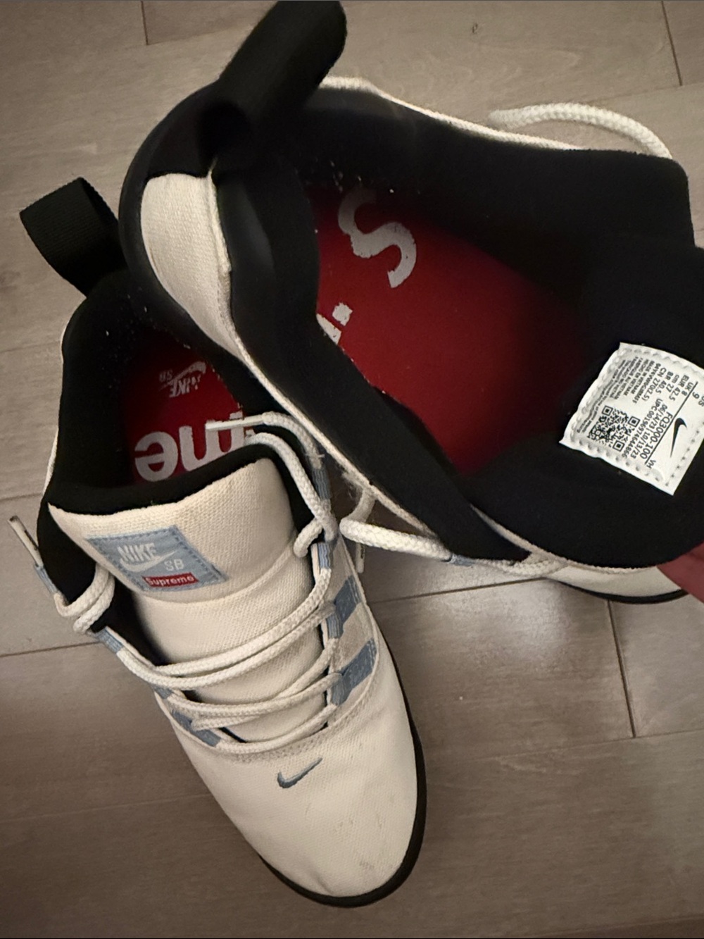 Nike Supreme - Picture 3 of 6